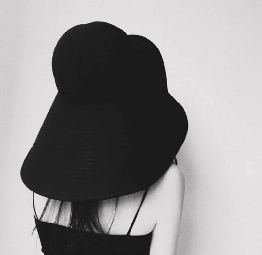 Extra Wide Brim Bucket Hat  for Women.