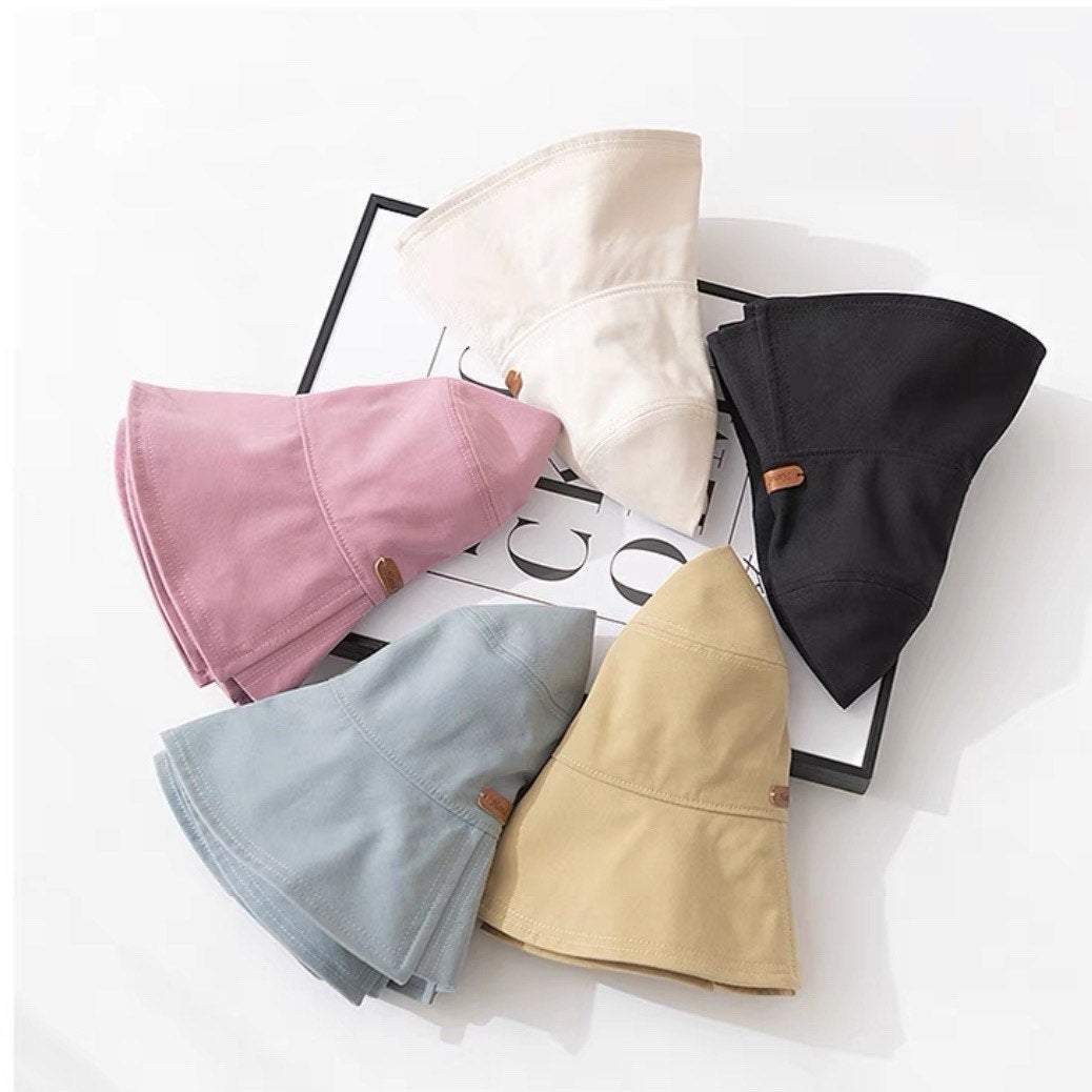 Foldable Wide Brim Bucket Hat for Women.